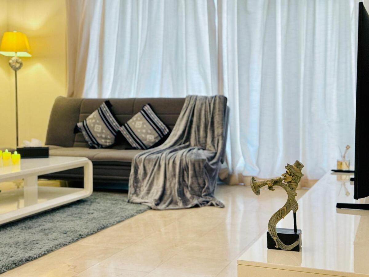 Stylish 1bhk In Marina Steps To Metro & Marina Walk Apartment Dubai