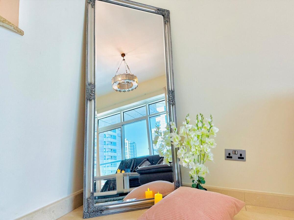 Stylish 1bhk In Marina Steps To Metro & Marina Walk Apartment *