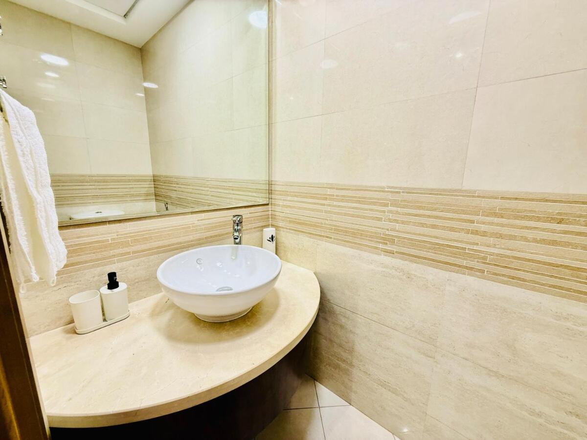 Stylish 1bhk In Marina Steps To Metro & Marina Walk * Dubai
