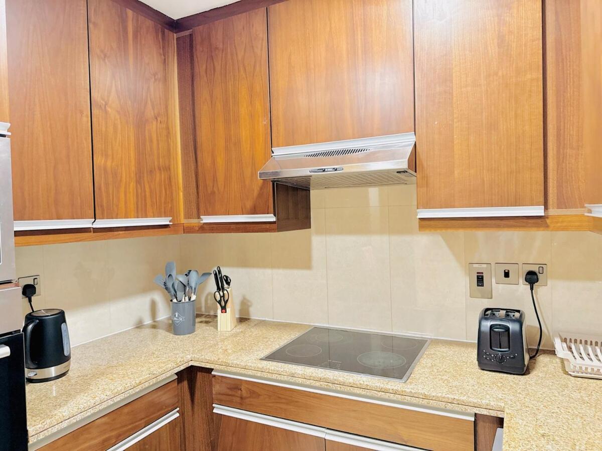 Stylish 1bhk In Marina Steps To Metro & Marina Walk Apartment Dubai