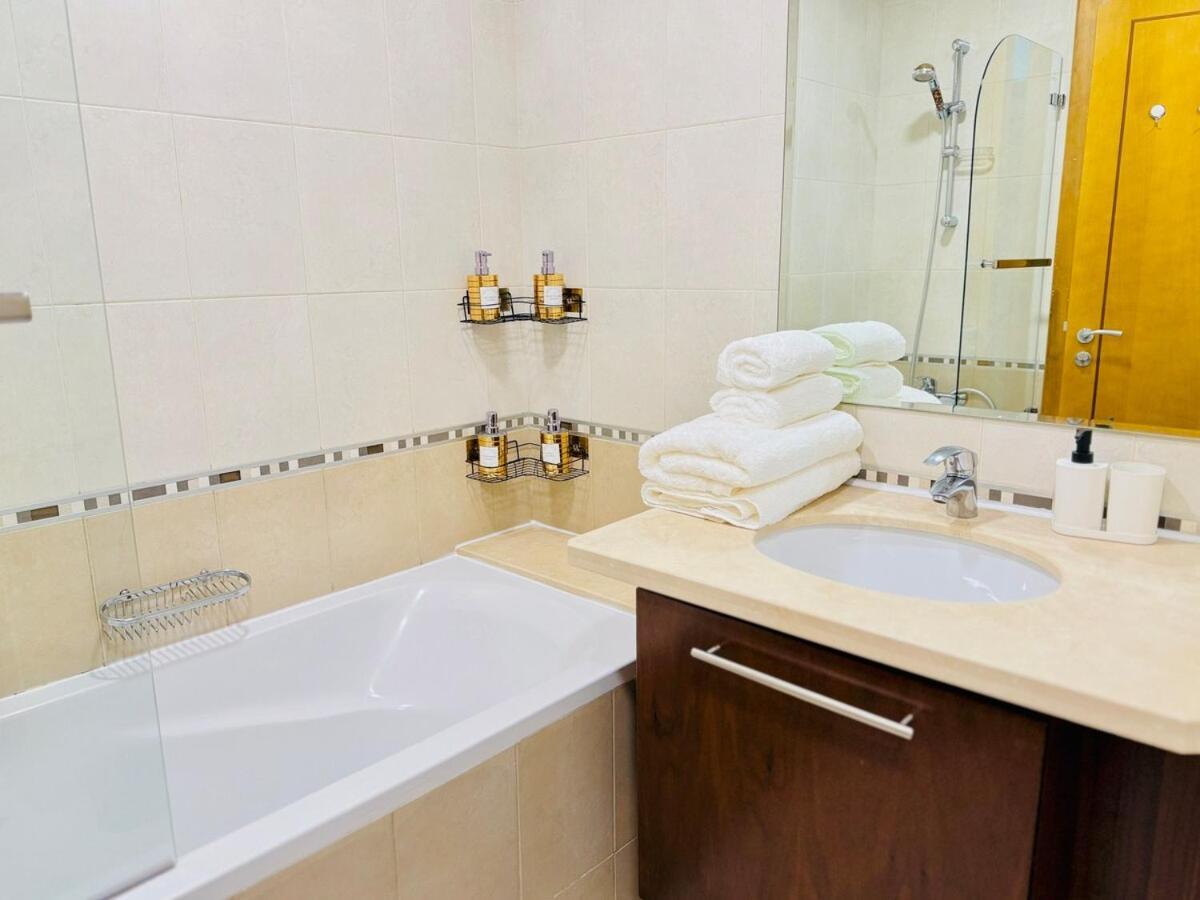 Apartment Stylish 1bhk In Marina Steps To Metro & Marina Walk